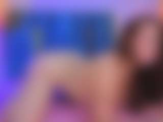 Emilia-Monroee's Live Sex Cam Show