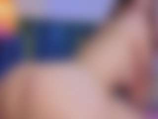 Emilia-Monroee's Live Sex Cam Show