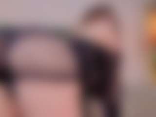 Emilia-Monroee's Live Sex Cam Show
