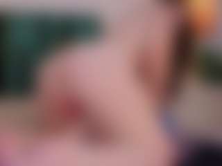 Emilia-Monroee's Live Sex Cam Show