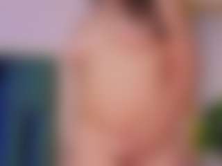 Emilia-Monroee's Live Sex Cam Show