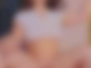 Emilia-Monroee's Live Sex Cam Show