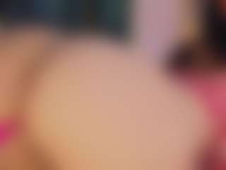 Emilia-Monroee's Live Sex Cam Show