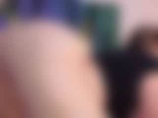 Emilia-Monroee's Live Sex Cam Show