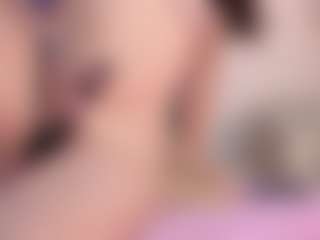 Emilia-Monroee's Live Sex Cam Show