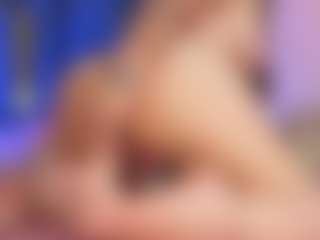 Emilia-Monroee's Live Sex Cam Show