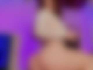 Emilia-Monroee's Live Sex Cam Show