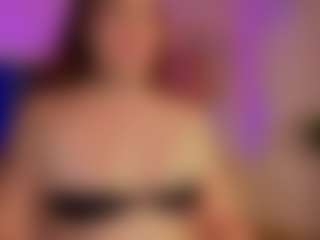 Emilia-Monroee's Live Sex Cam Show