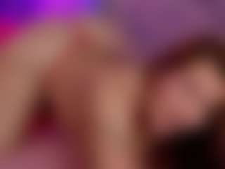 Emilia-Monroee's Live Sex Cam Show