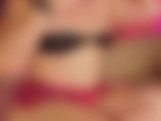Emilia-Monroee's Live Sex Cam Show