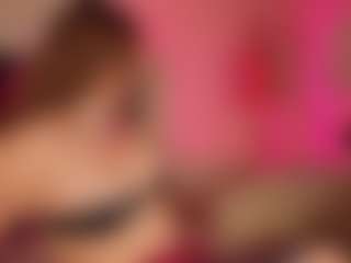 Emilia-Monroee's Live Sex Cam Show