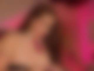 Emilia-Monroee's Live Sex Cam Show
