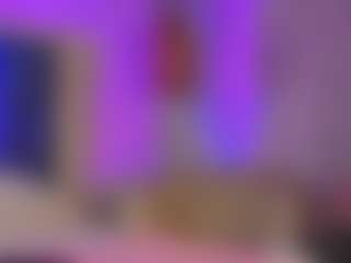 Emilia-Monroee's Live Sex Cam Show