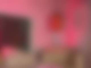 Live cam show with Emilia-Monroee - Ahegao on Livezox