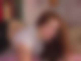 Emilia-Monroee's Live Sex Cam Show
