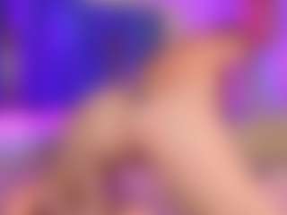 Live cam show with Emilia-Monroee - Brown Hair on Camsoda