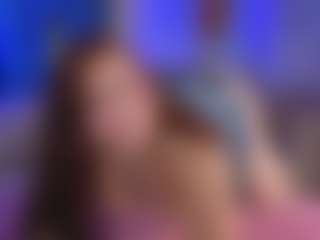 Emilia-Monroee's Live Sex Cam Show