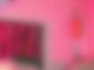 Emilia-Monroee's Live Sex Cam Show