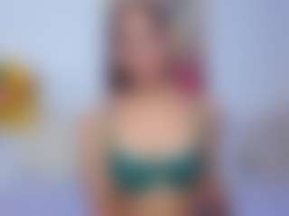 Live cam show with little-Sky - Brown Hair Petite on CamwithHer