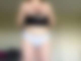 Live cam show with MerrySuneson - Stockings on Dolls Live
