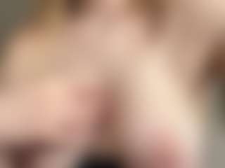 Live cam show with MerrySuneson - Oil on SquirtSoMuch