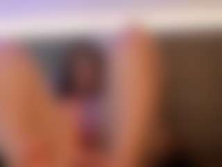 Live cam show with Sofiaaa-Smith18 - Middle Aged on chickslive.net