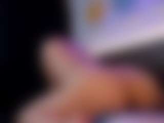 Live cam show with Sofiaaa-Smith18 - Body Massage on SquirtSoMuch