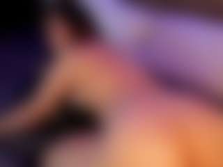 Live cam show with Sofiaaa-Smith18 - Middle Aged on luckytryst.com