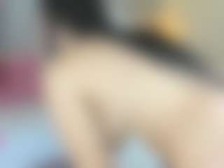 Live cam show with SofiaThonsonn - Joi on UwU Esports
