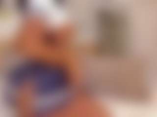 Live cam show with ZafiraBlack - Striptease Teen (18+) on Camsoda