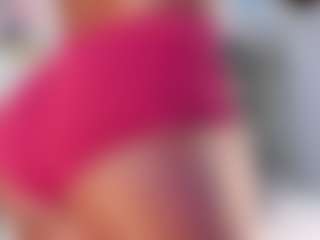 Live cam show with ZafiraBlack - Striptease on 1on1-livenow