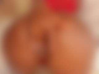 Live cam show with ZafiraBlack - Athletic Shaved Pussy on TeamSkeetLive