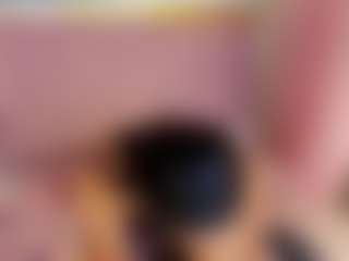 Live cam show with Antonella Lucenti - Oil on Camsoda