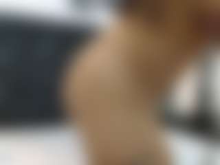 Biancadollx MILF webcam performer live streaming
