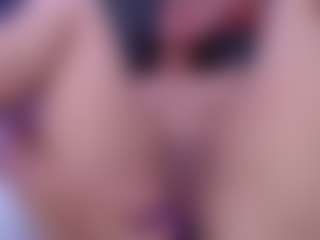 Live cam show with Biancadollx - Skinny MILF on Camsoda