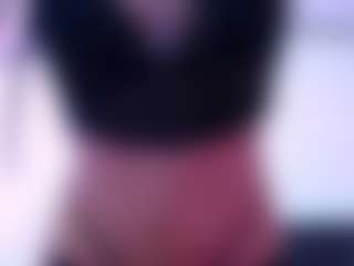 Live cam show with Biancadollx - Skinny on Mixed Magazine Live