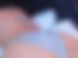 Biancadollx MILF webcam performer live streaming