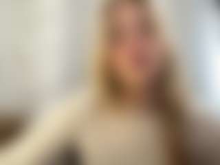 Live cam show with CristalHutchen - Lovense on live18s.com
