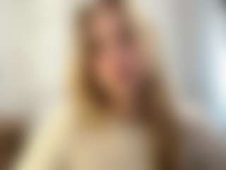 Live cam show with CristalHutchen - Skinny on galaxygirlnitro.com