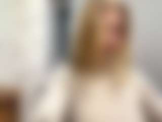 Live cam show with CristalHutchen - Shaved Pussy on AdultVida.com