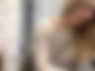 Live cam show with CristalHutchen - Blonde Hair on luckytryst.com