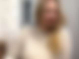 CristalHutchen's Live Sex Cam Show