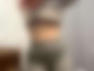 Live cam show with CristalHutchen - Skinny on googirlz