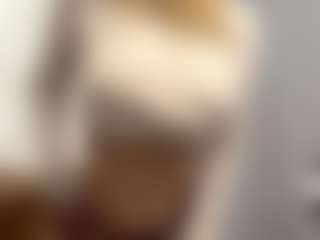 Live cam show with CristalHutchen - Bedroom on justonemore.cc