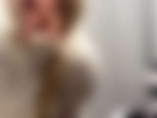 Live cam show with CristalHutchen - Foot Fetish on pussylord.com