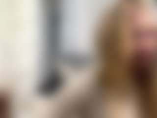Live cam show with CristalHutchen - Lovense on googirlz