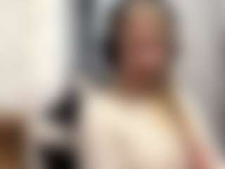 Live cam show with CristalHutchen - Badbitch on Cam Slut