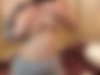 Live cam show with CristalHutchen - Public on Camsoda