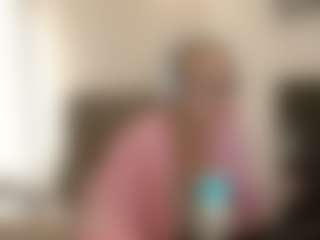Live cam show with JaniceCerrillo - Moaning on Camsoda