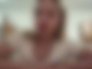 Live cam show with Kate - Dress on xDating